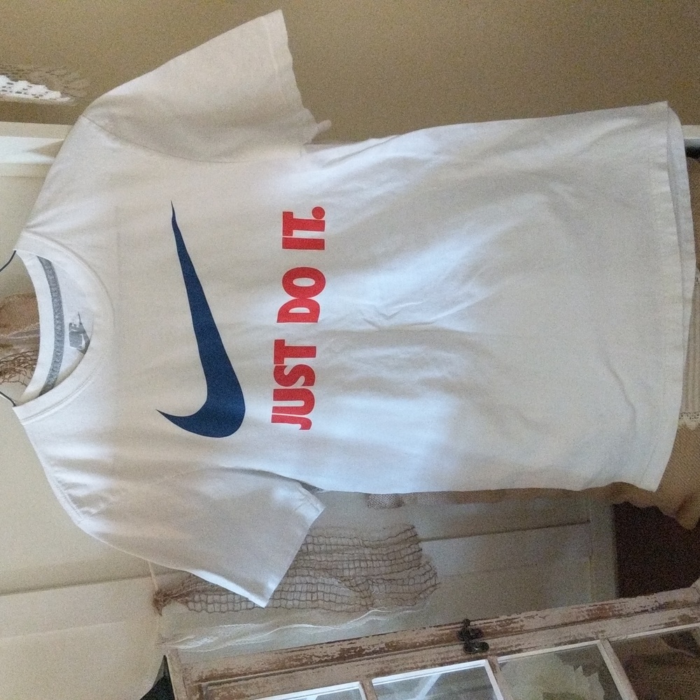 Men's Nike Graphic Tee